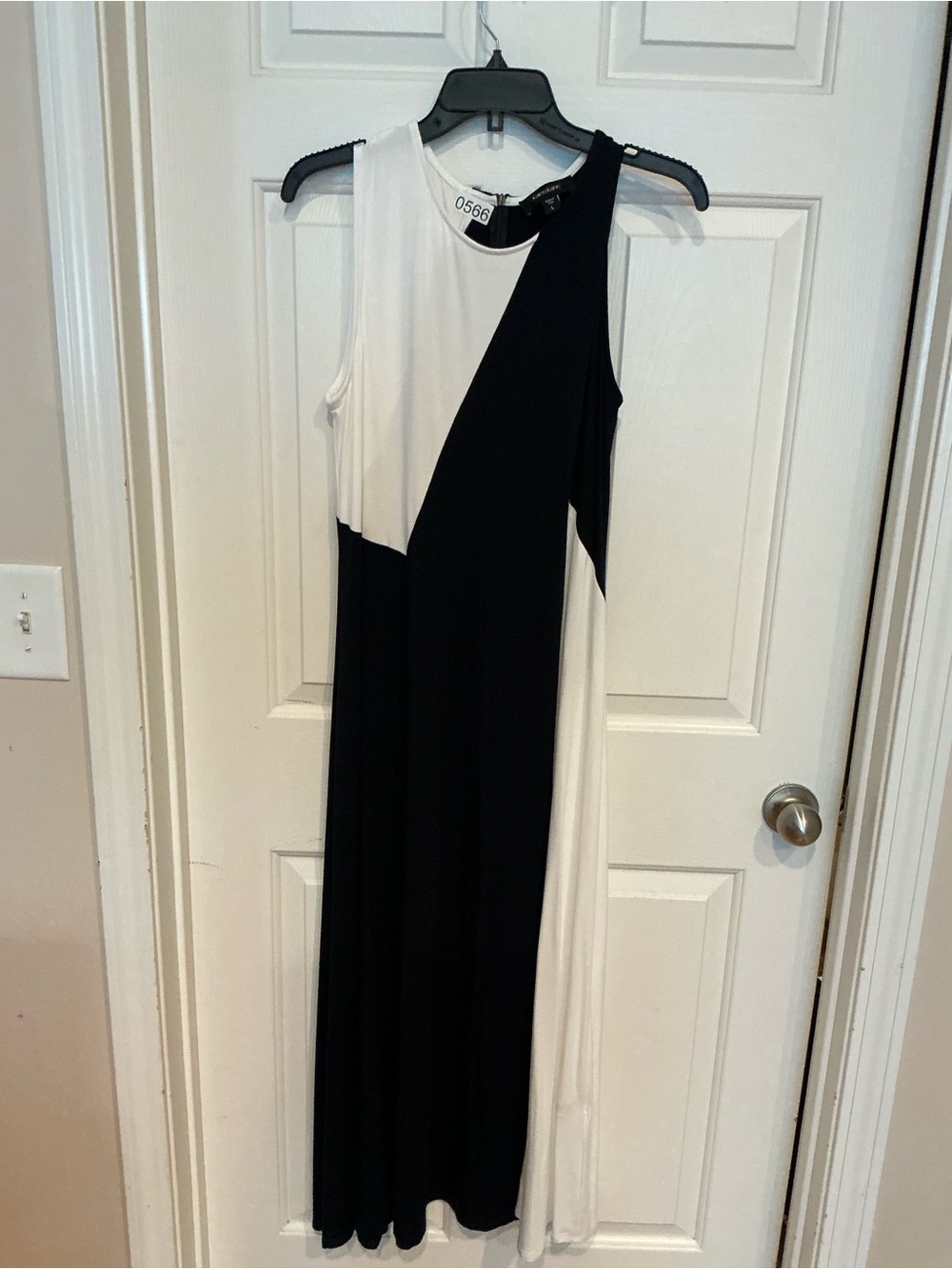 Karen Kane Black and White Sleeveless Maxi Colorblock Dress